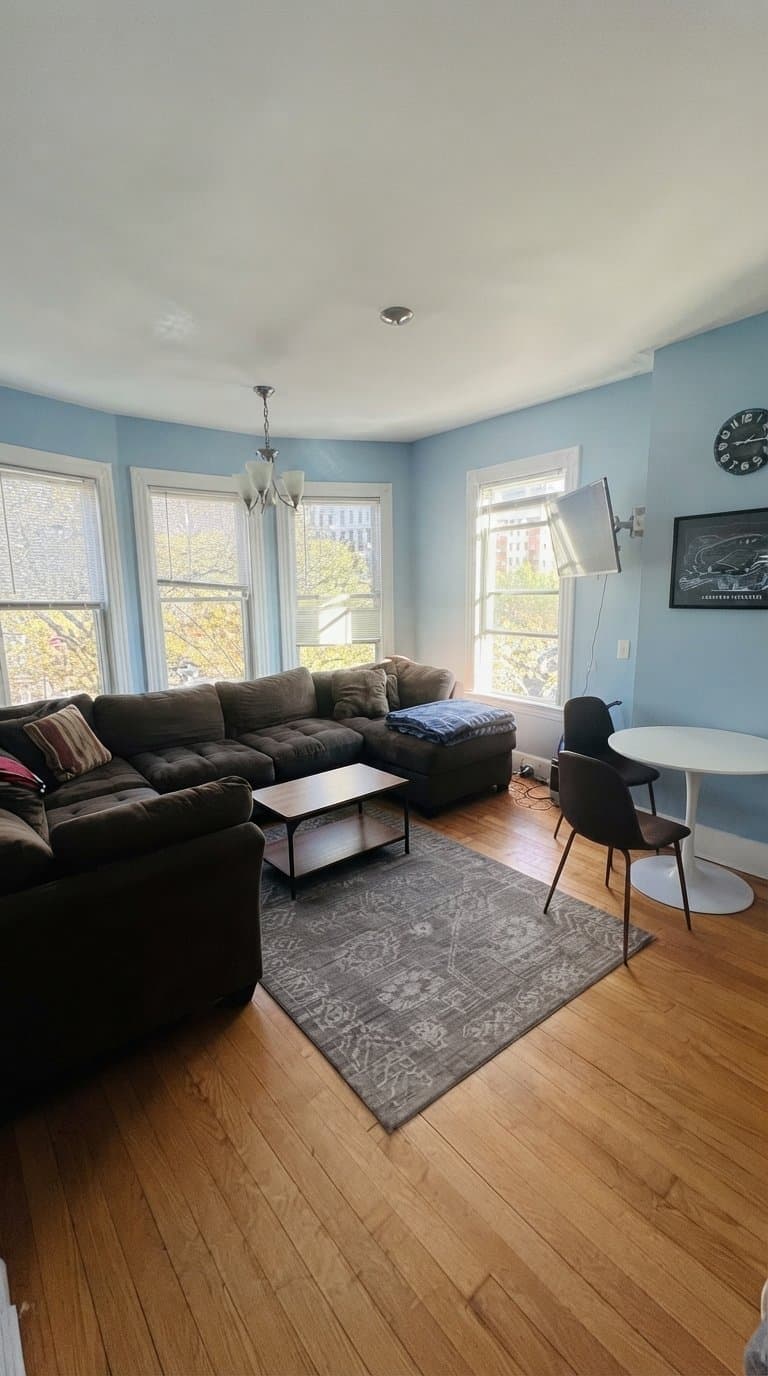 Brighton Apartment: 1516 Commonwealth Ave