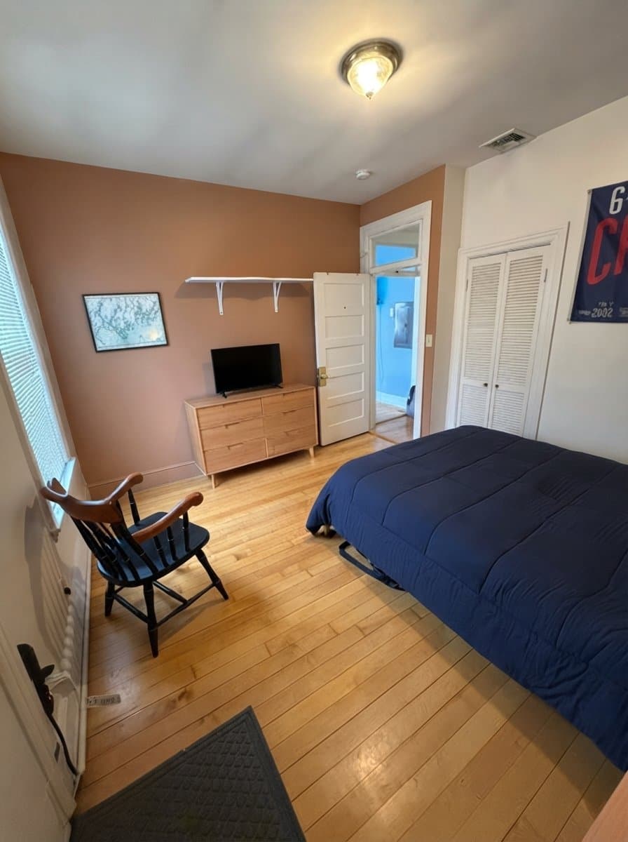 Brighton Apartment: 1516 Commonwealth Ave