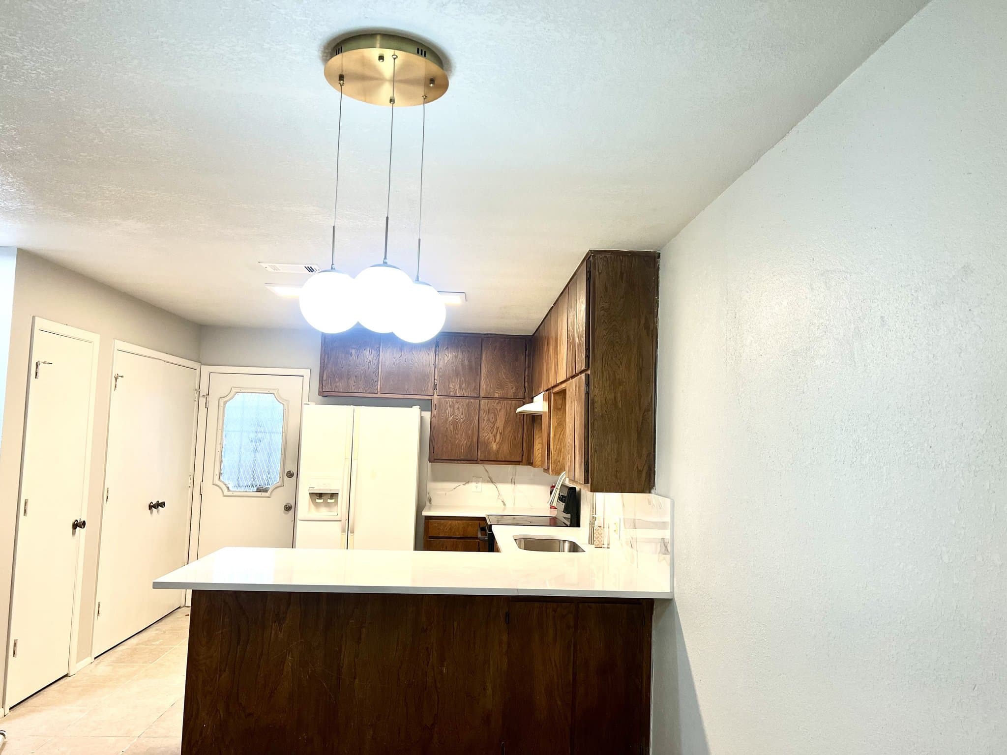 Arlington Single Room: 2407 Ventura Dr