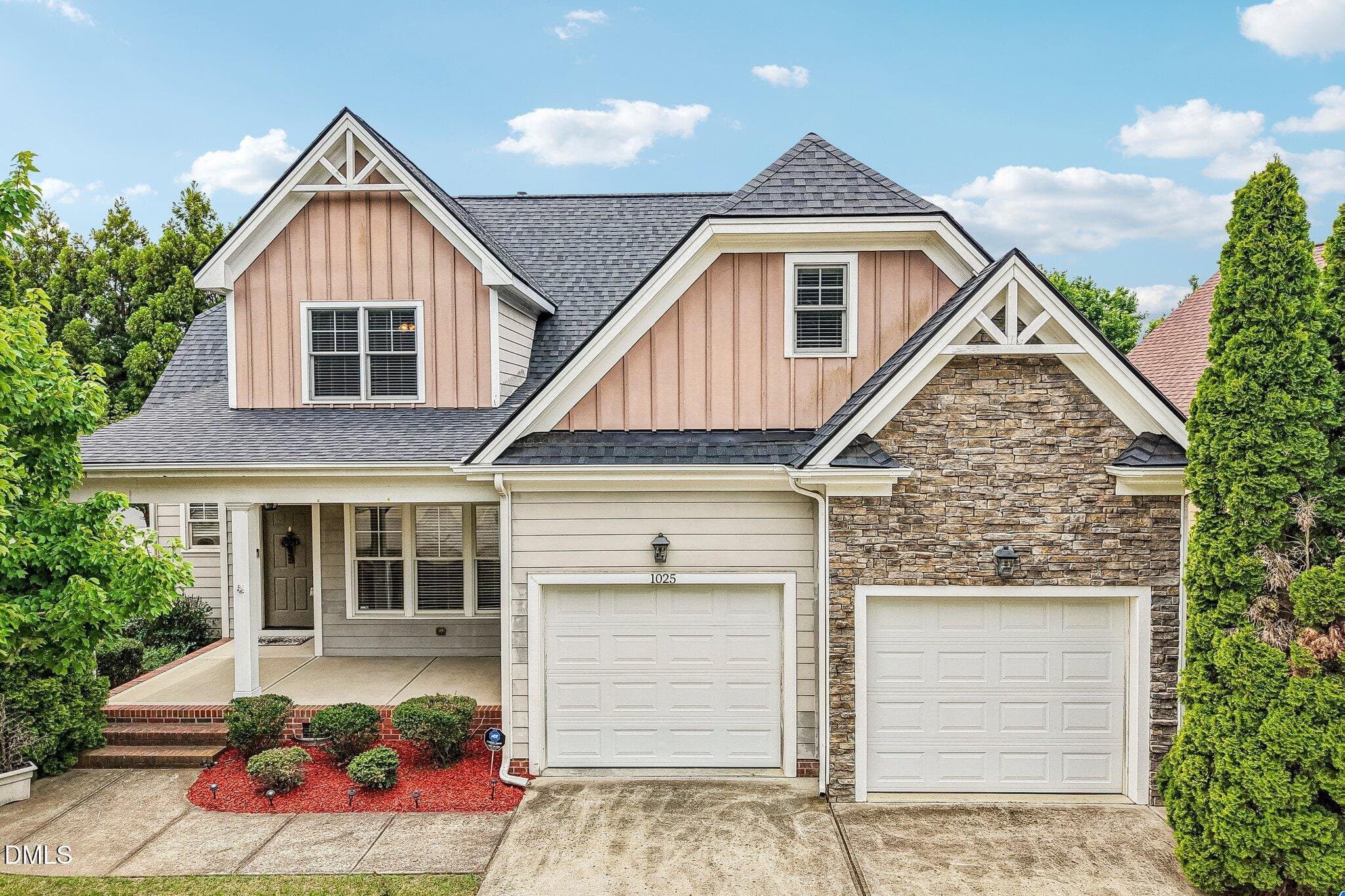 Knightdale House: 1025 Princeton View Ln
