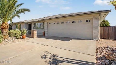 Mesa House: 4143 E Crescent Ave