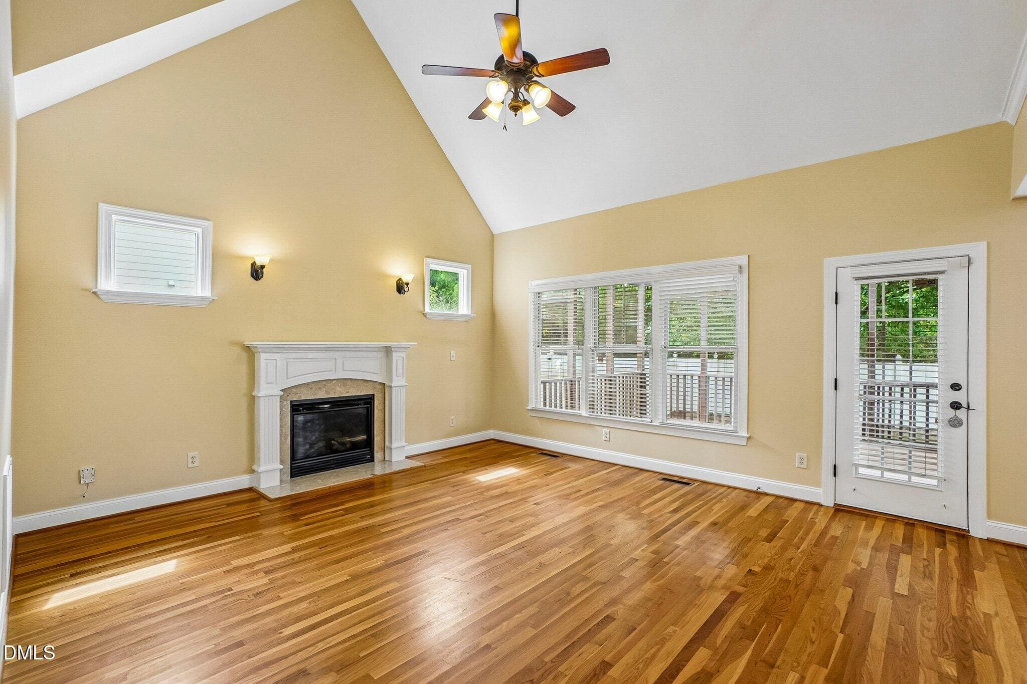 Knightdale House: 1025 Princeton View Ln