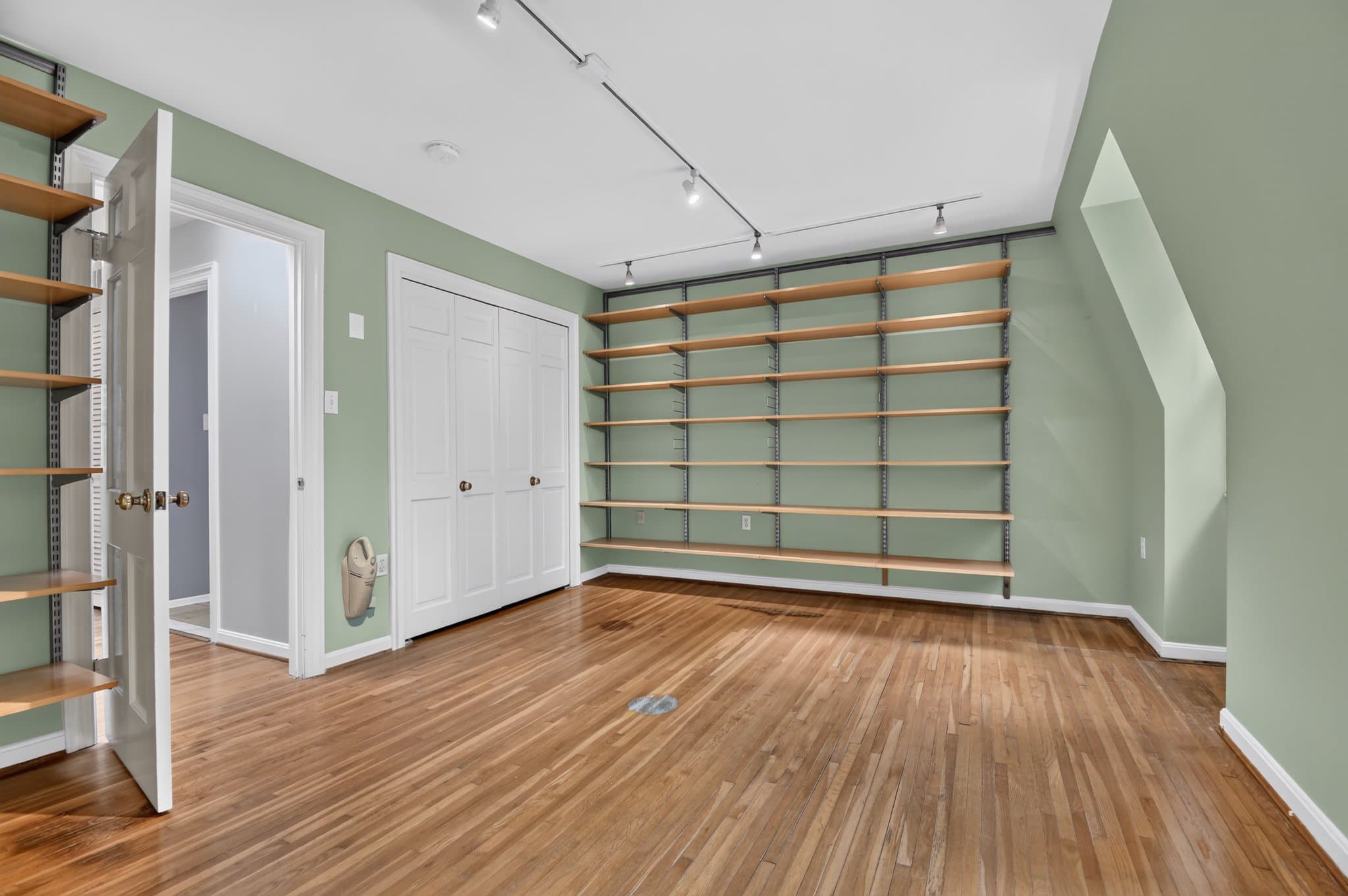 Washington Single Room: 623 I St SW