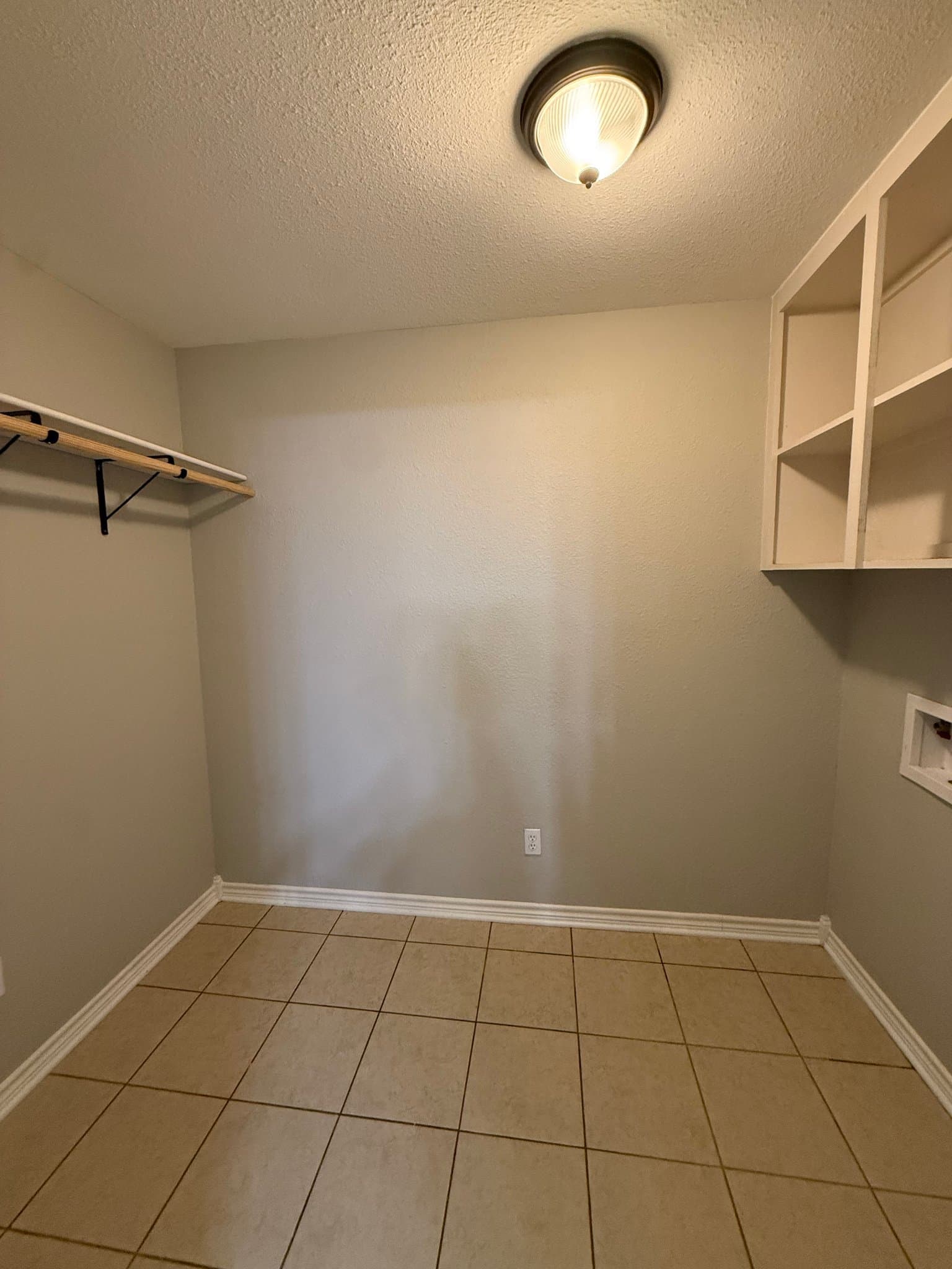 White Oak House: 518 E Center St