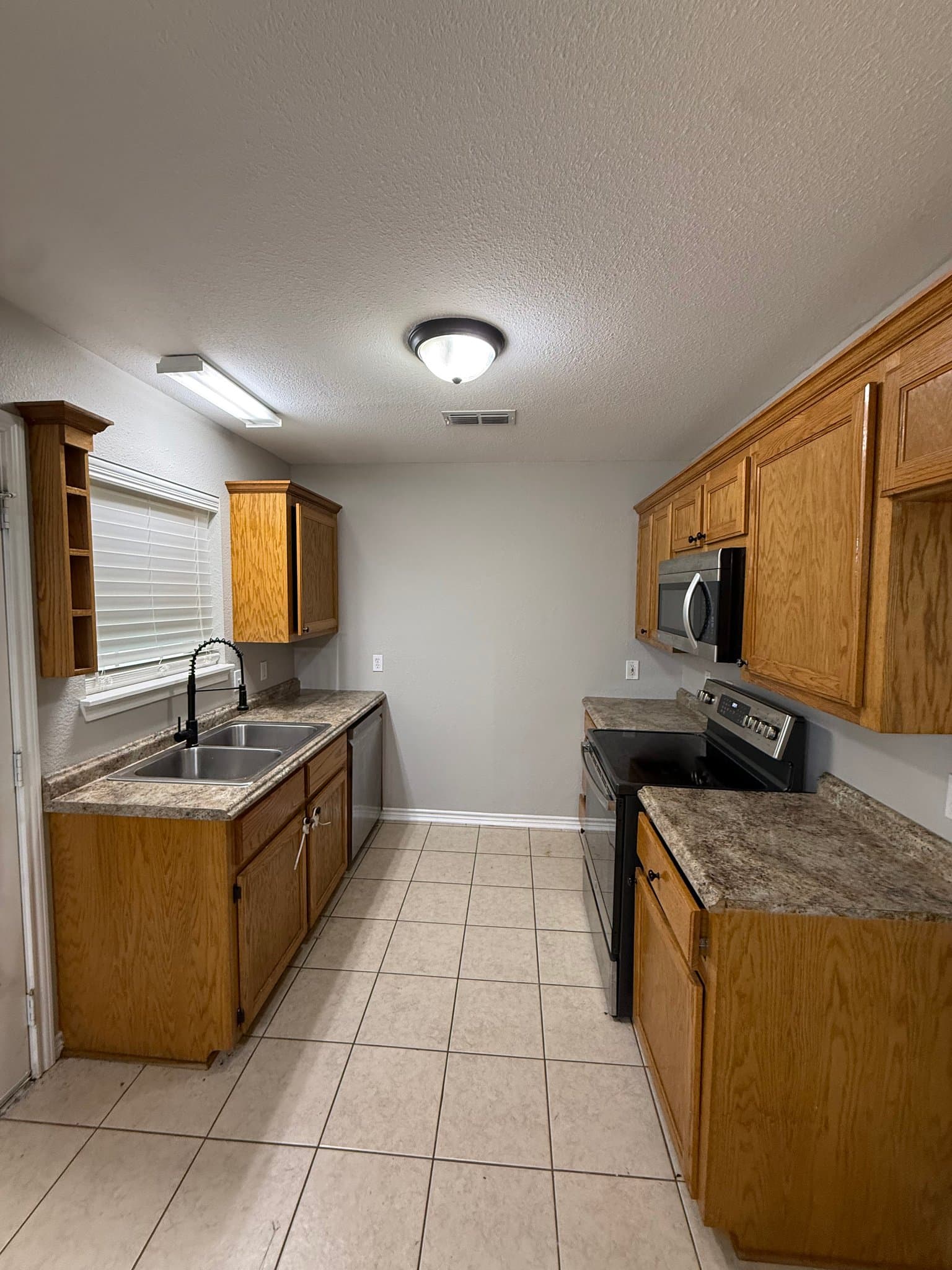 White Oak House: 518 E Center St