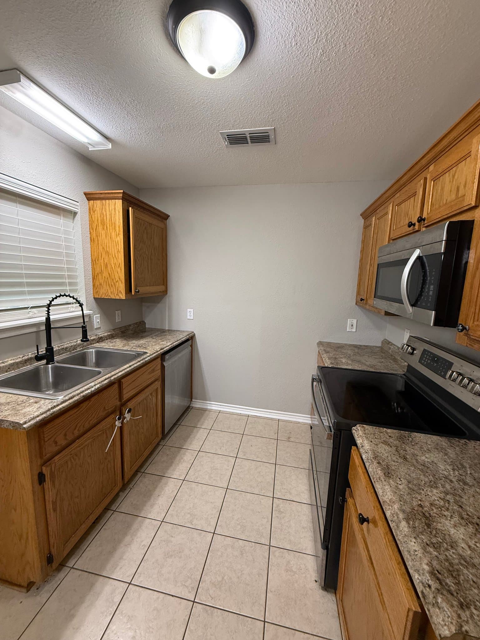 White Oak House: 518 E Center St
