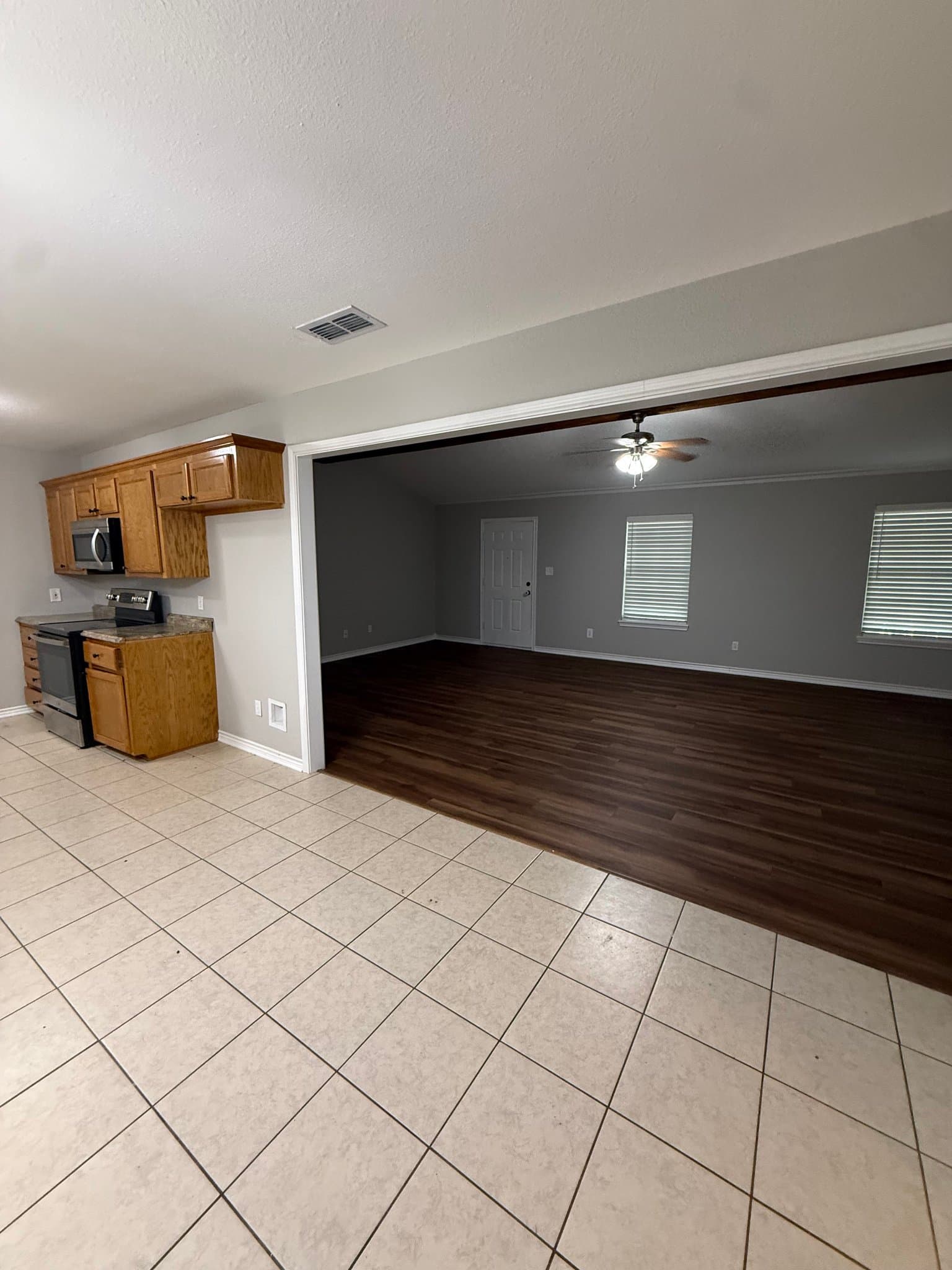 White Oak House: 518 E Center St