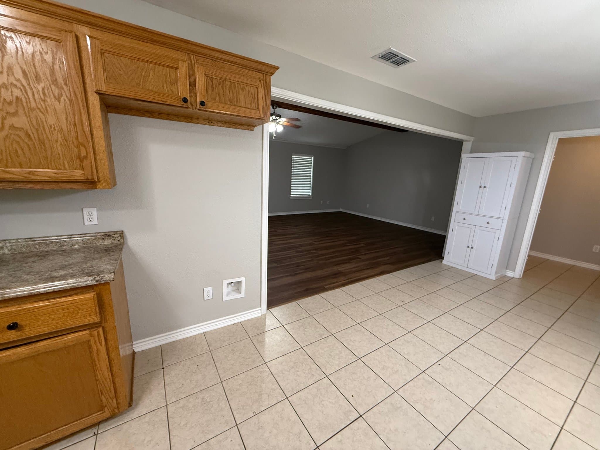 White Oak House: 518 E Center St