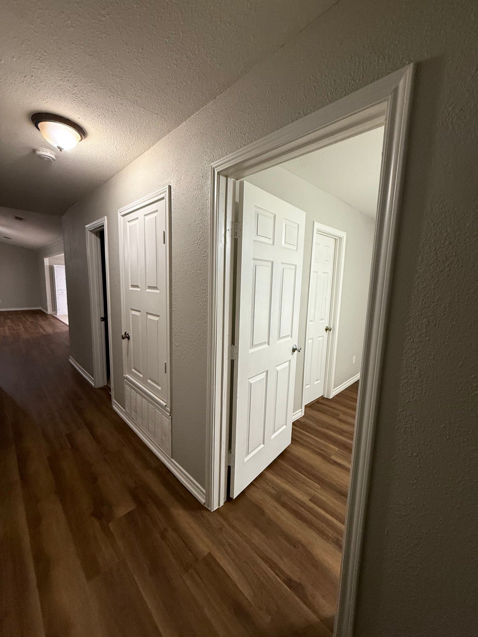 White Oak House: 518 E Center St