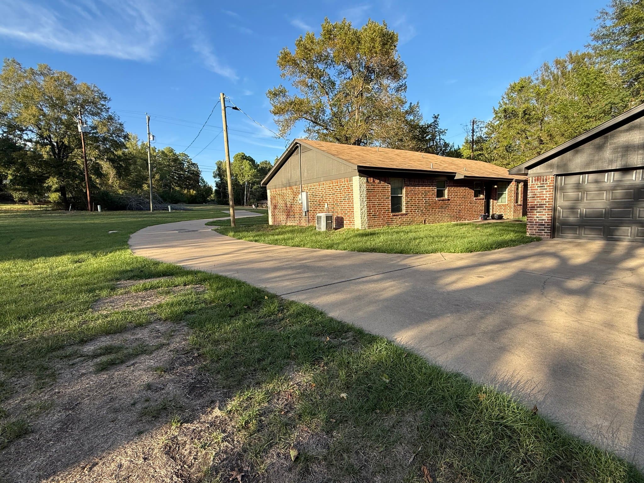 White Oak House: 518 E Center St
