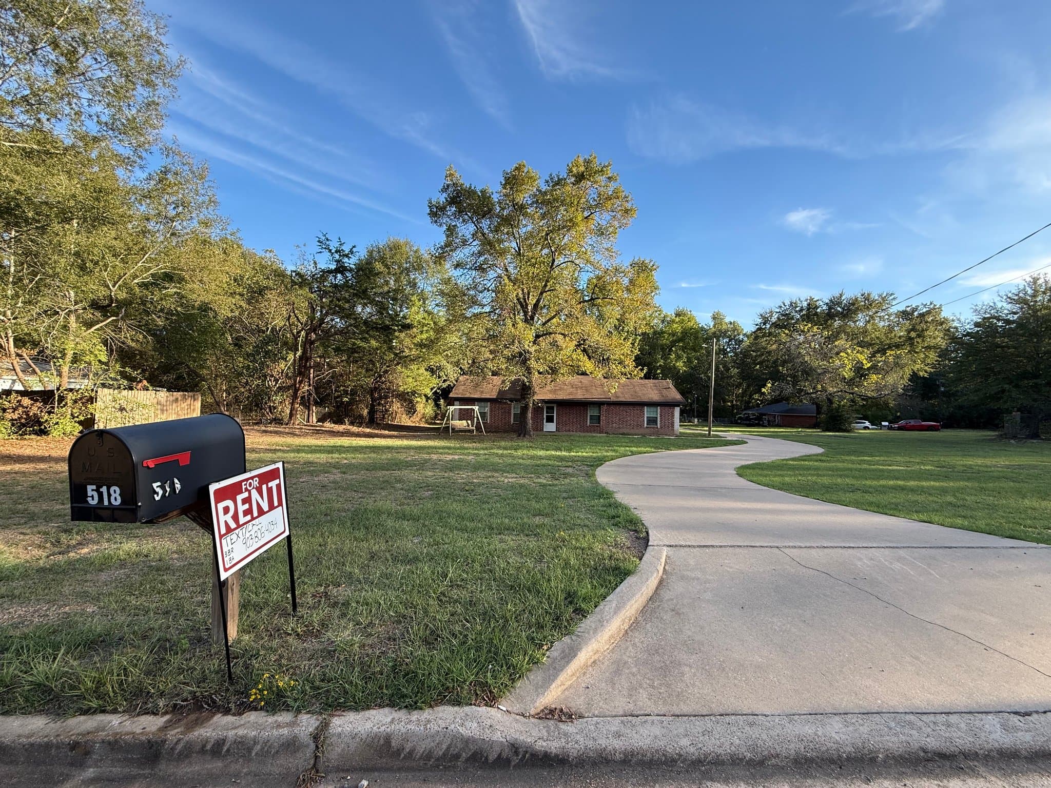 White Oak House: 518 E Center St
