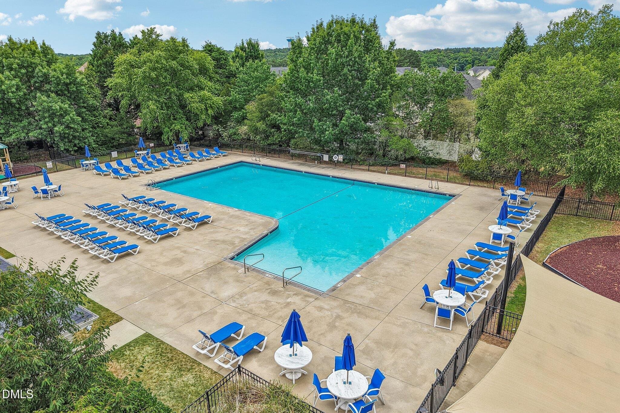 Knightdale House: 1025 Princeton View Ln