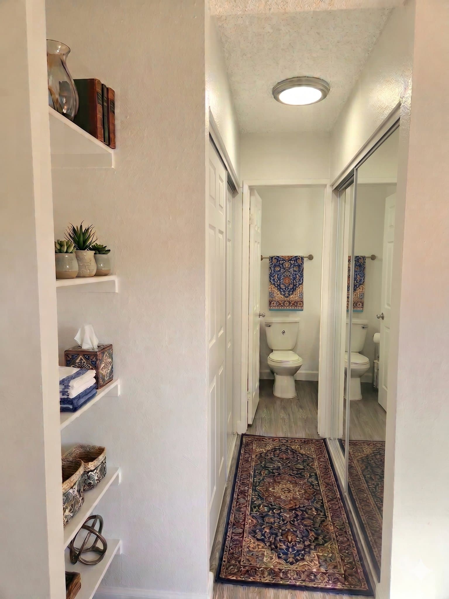 Canoga Park Apartment: 8726 Independence Ave.
