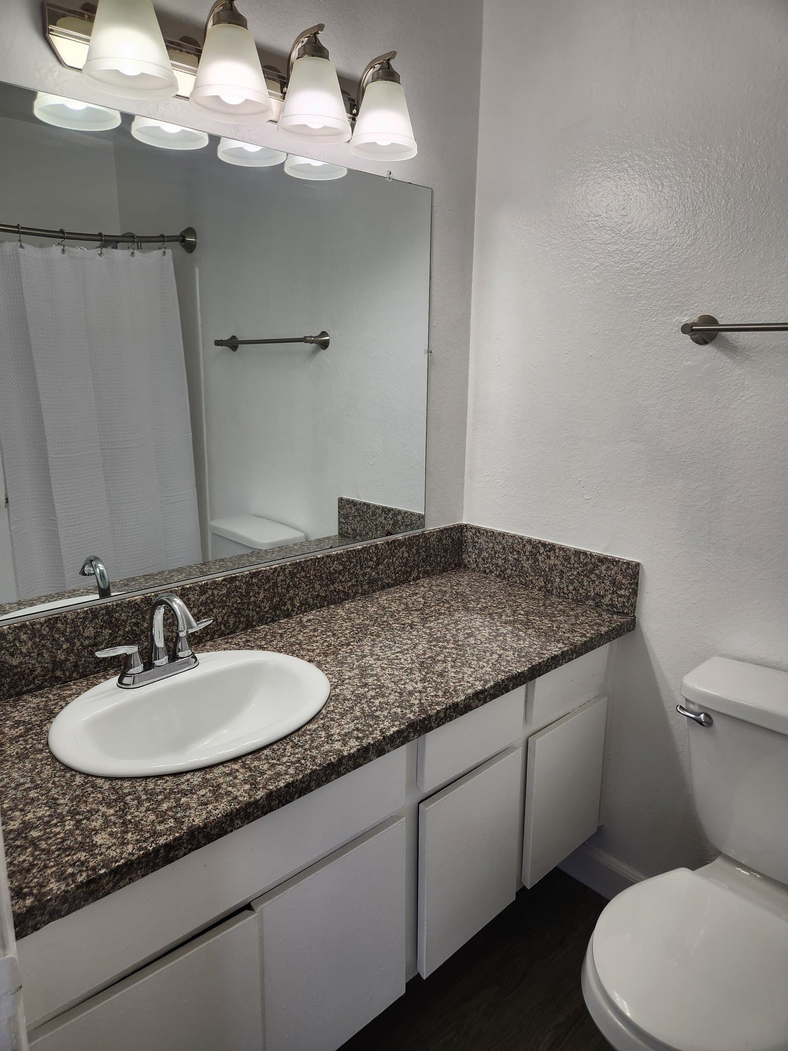 Canoga Park Apartment: 8726 Independence Ave.