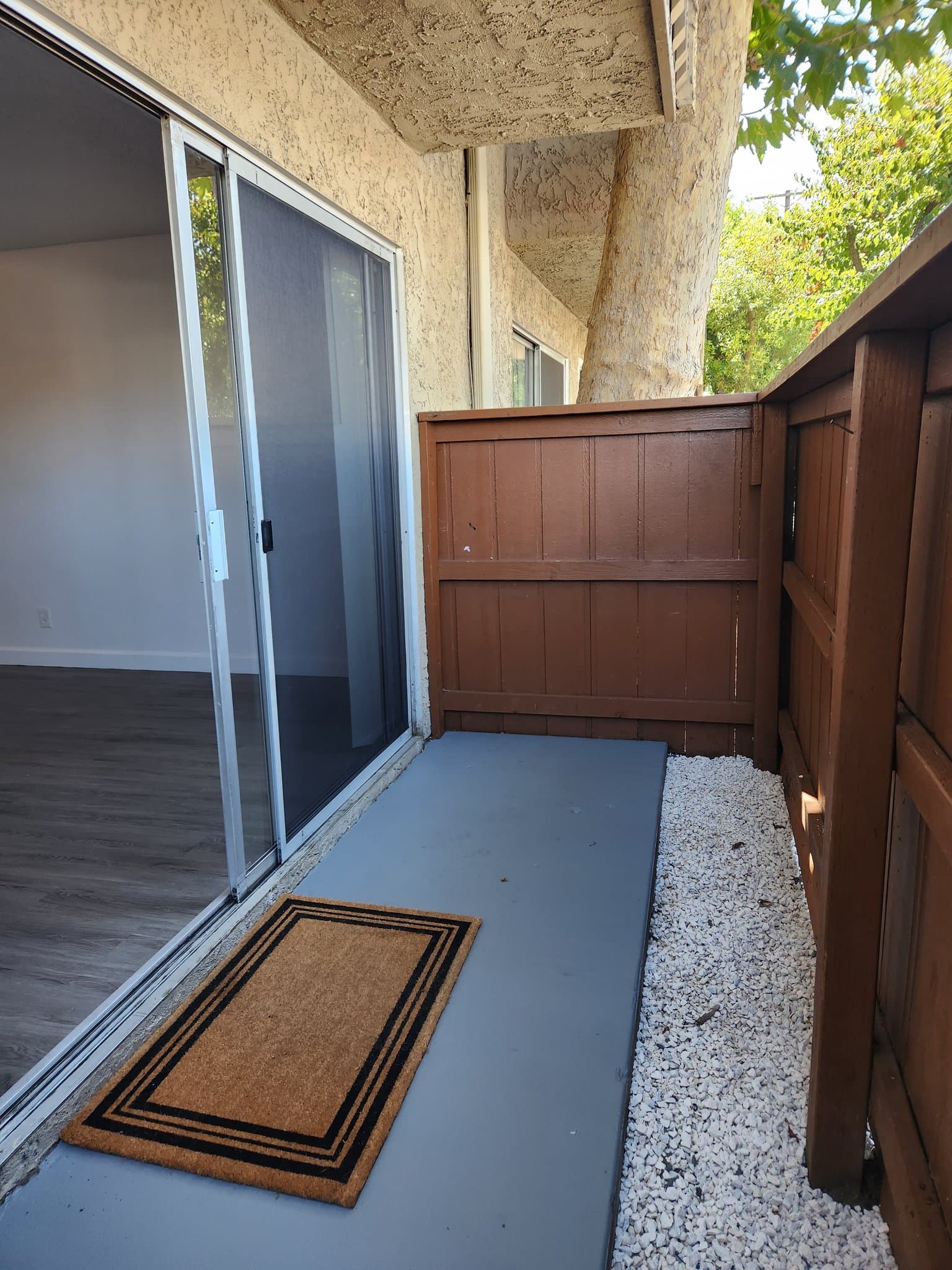 Canoga Park Apartment: 8726 Independence Ave.
