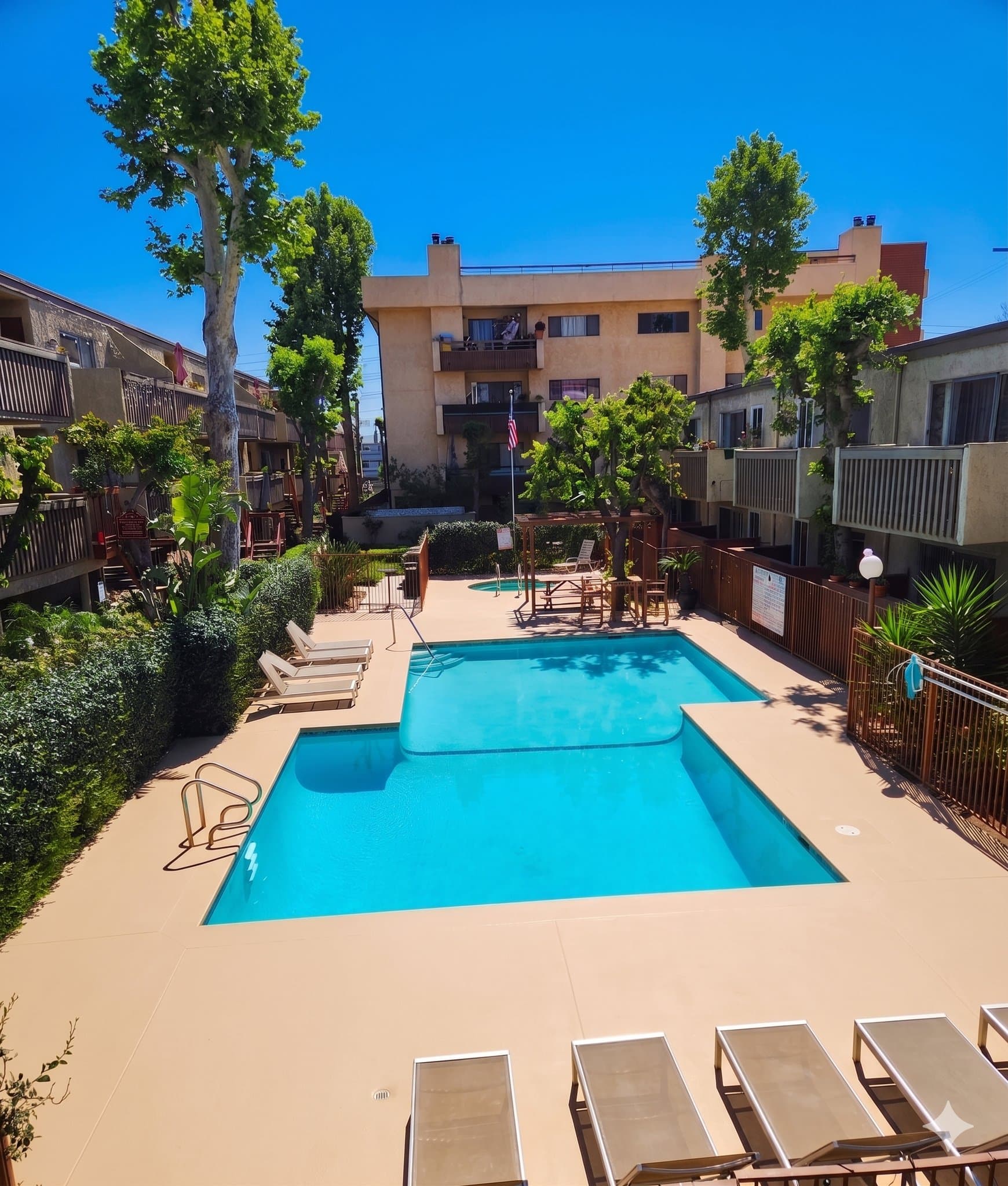 Canoga Park Apartment: 8726 Independence Ave.