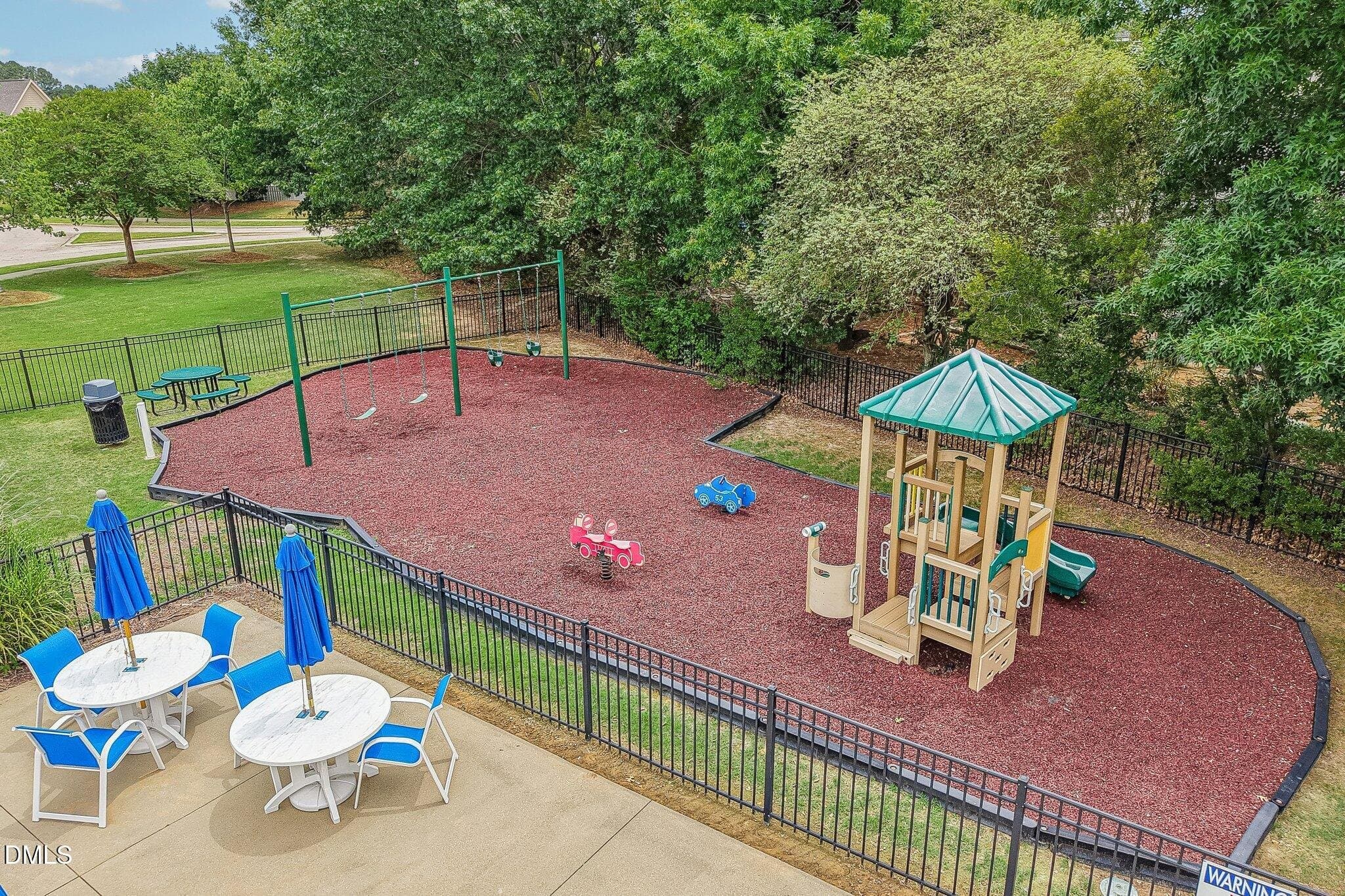 Knightdale House: 1025 Princeton View Ln