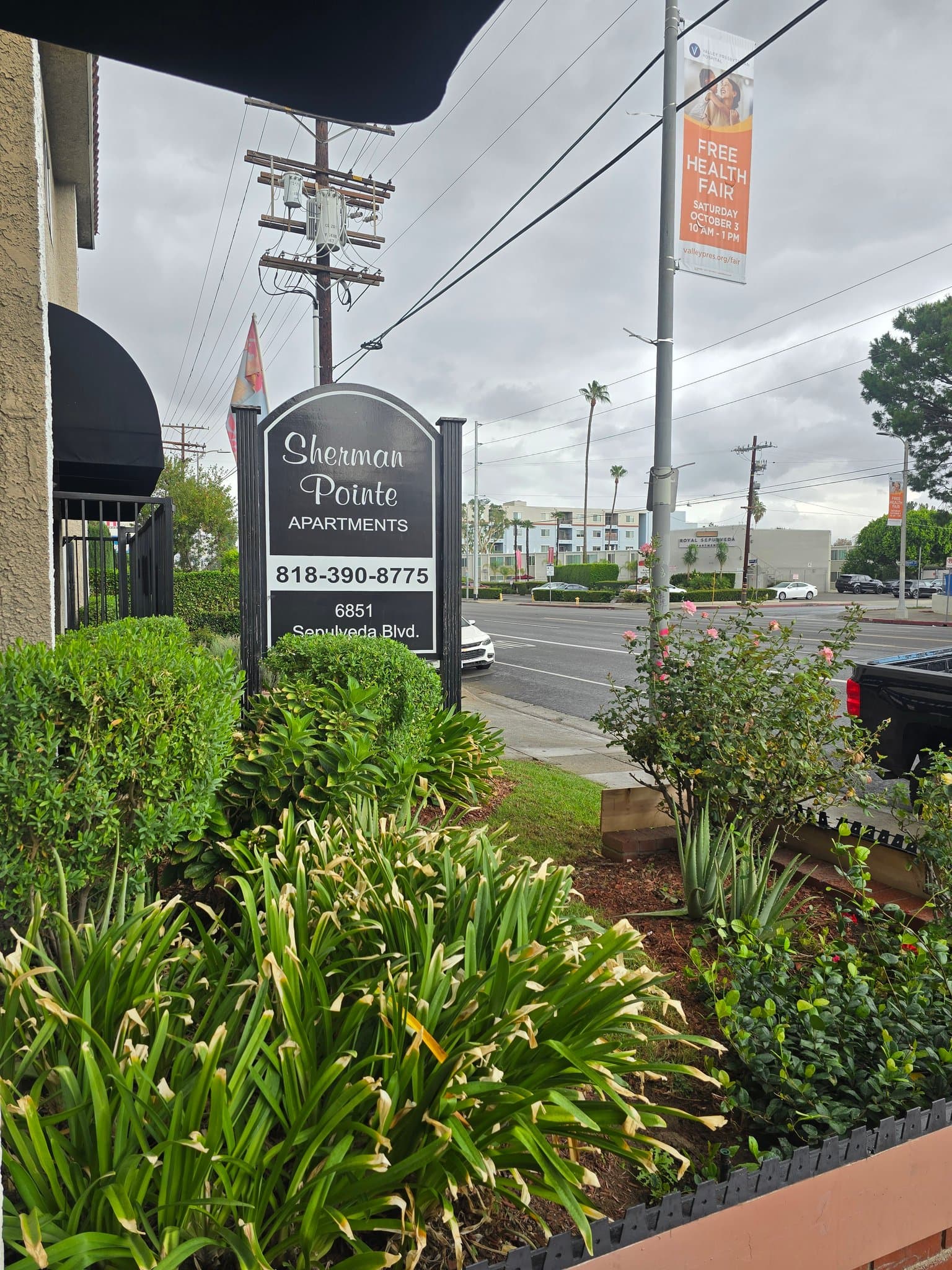 Van Nuys Apartment: 6851 Sepulveda Blvd