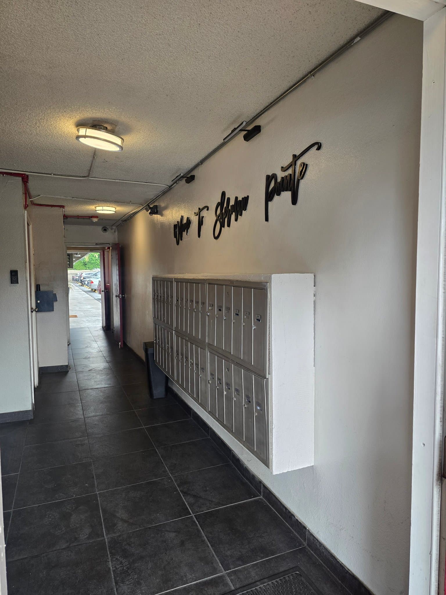 Van Nuys Apartment: 6851 Sepulveda Blvd