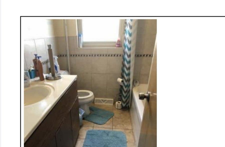 Skokie House: 7931 N Kenneth