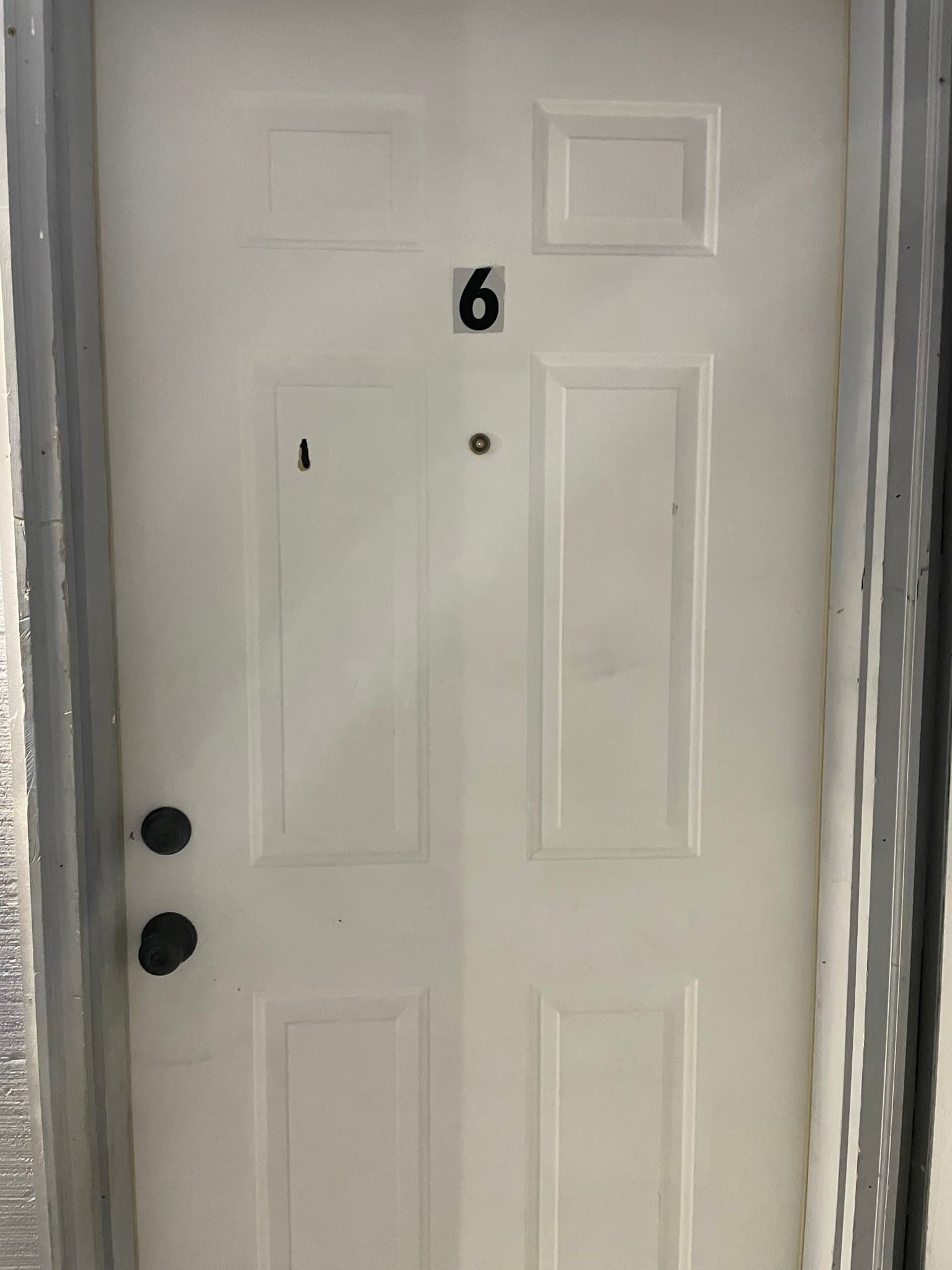 Newport Apartment: 166 NE 8th St