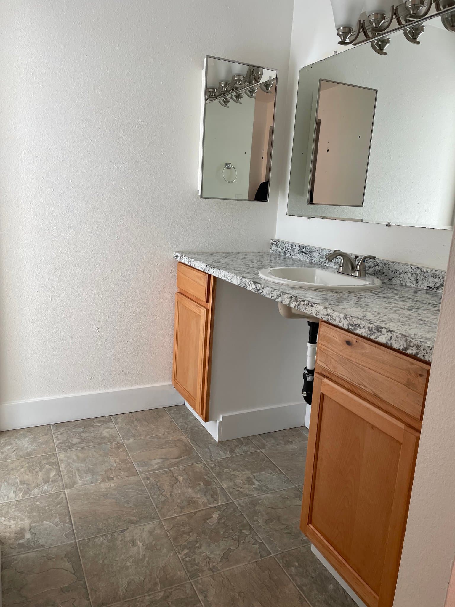 Newport Apartment: 166 NE 8th St