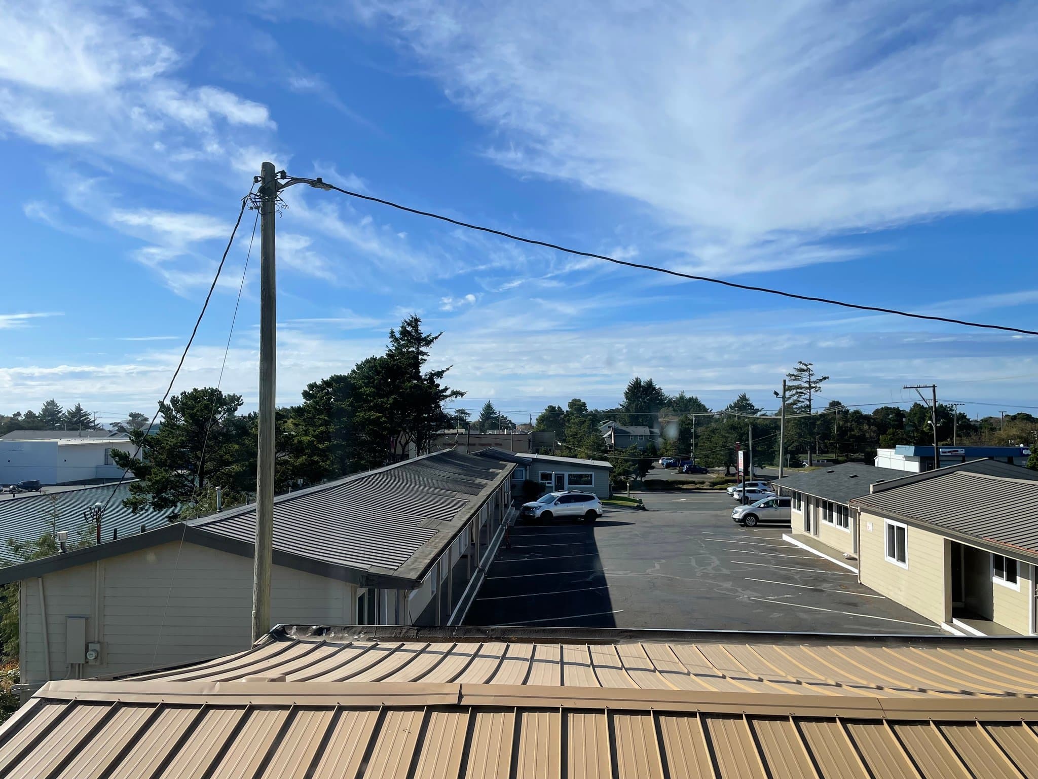 Newport Apartment: 166 NE 8th St