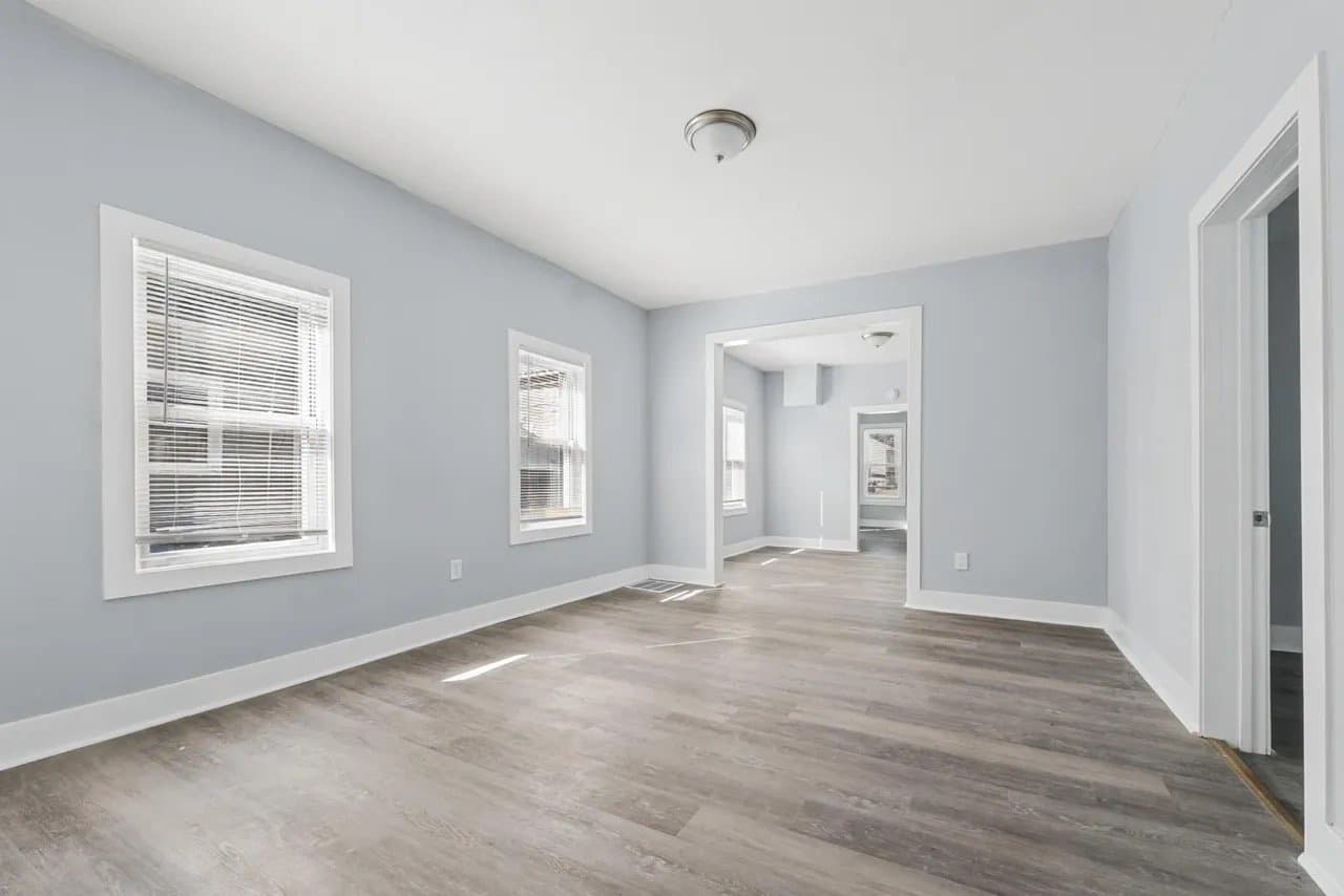 Milwaukee House: 917 S 9th St