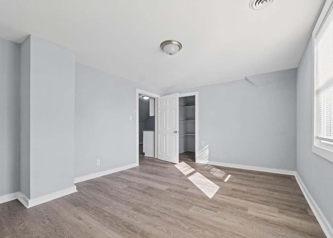 Milwaukee House: 917 S 9th St