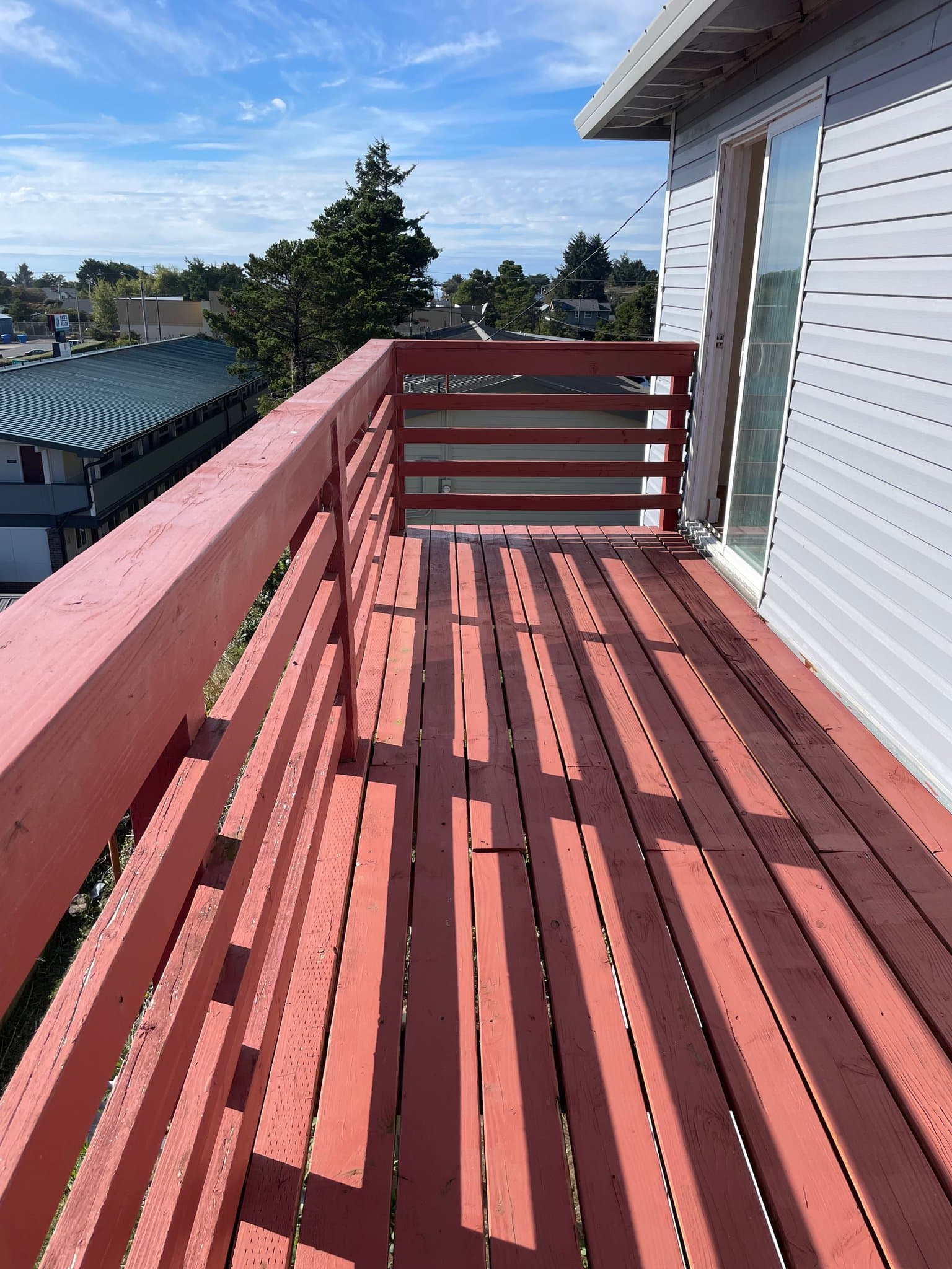 Newport Apartment: 166 NE 8th St