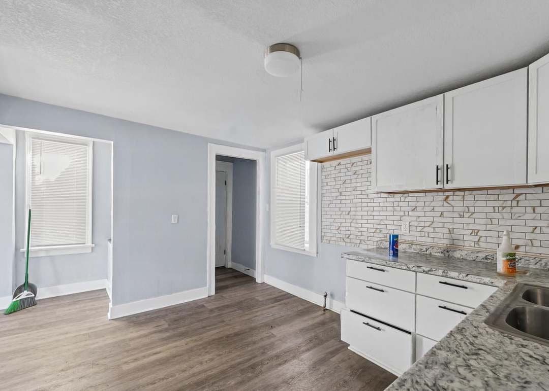 mlw House: 3701 W. Kilbourne