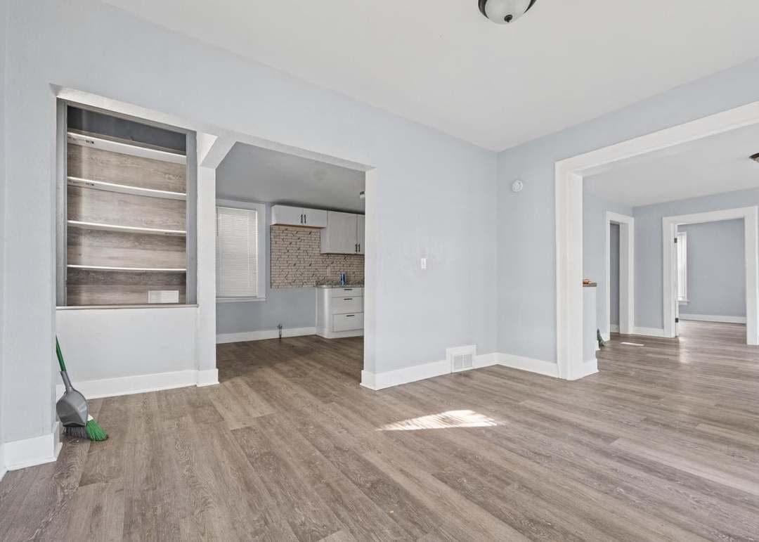 mlw House: 3701 W. Kilbourne