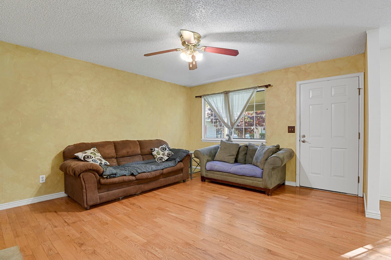 Thornton Townhome: 10112 Quivas St.