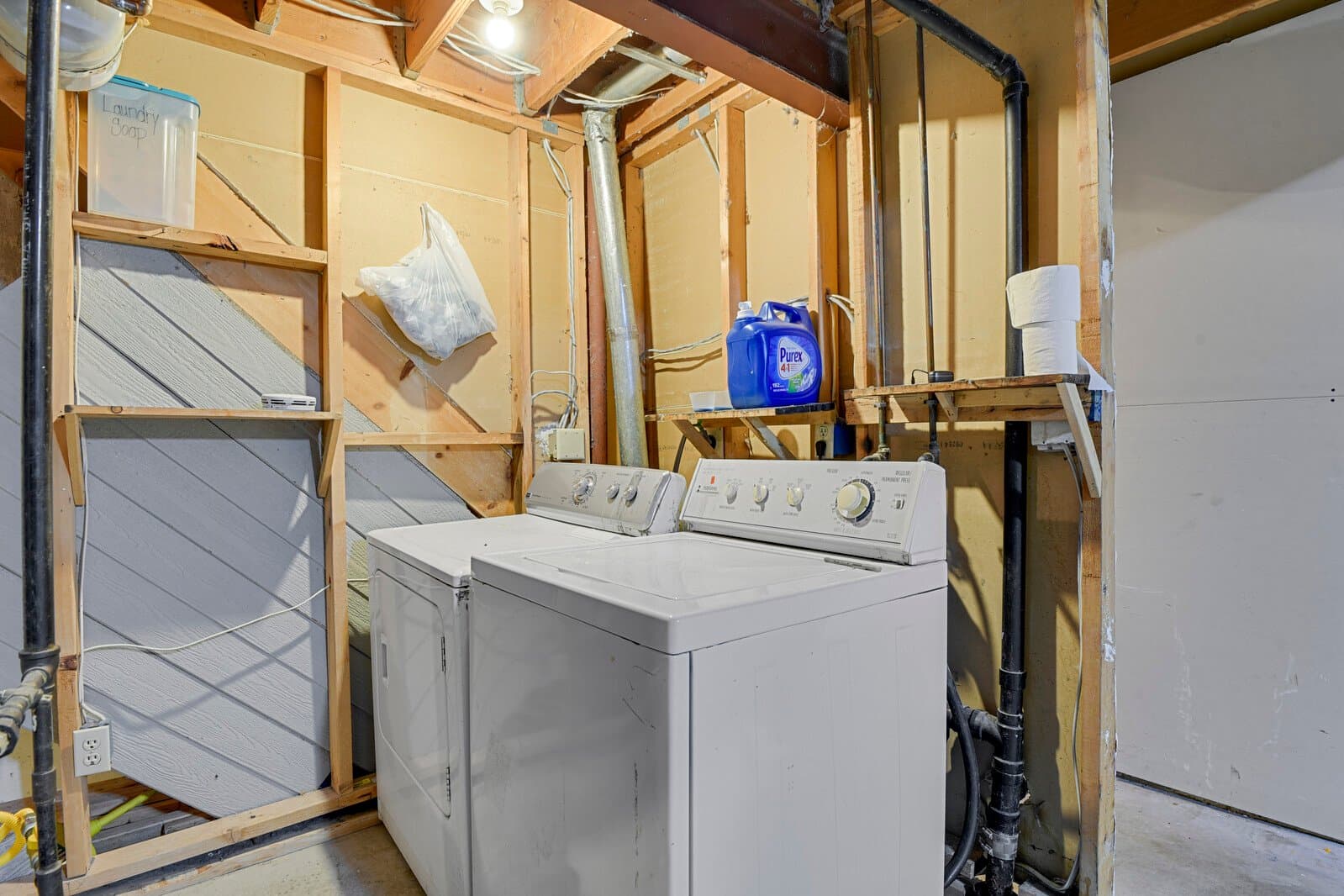 Thornton Townhome: 10112 Quivas St.