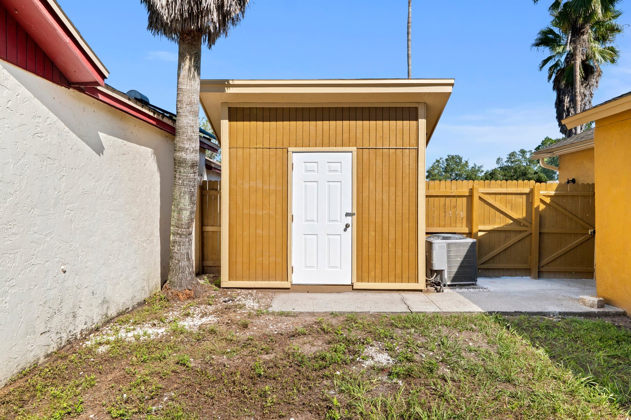 Tampa House: 1947 Gregory Dr