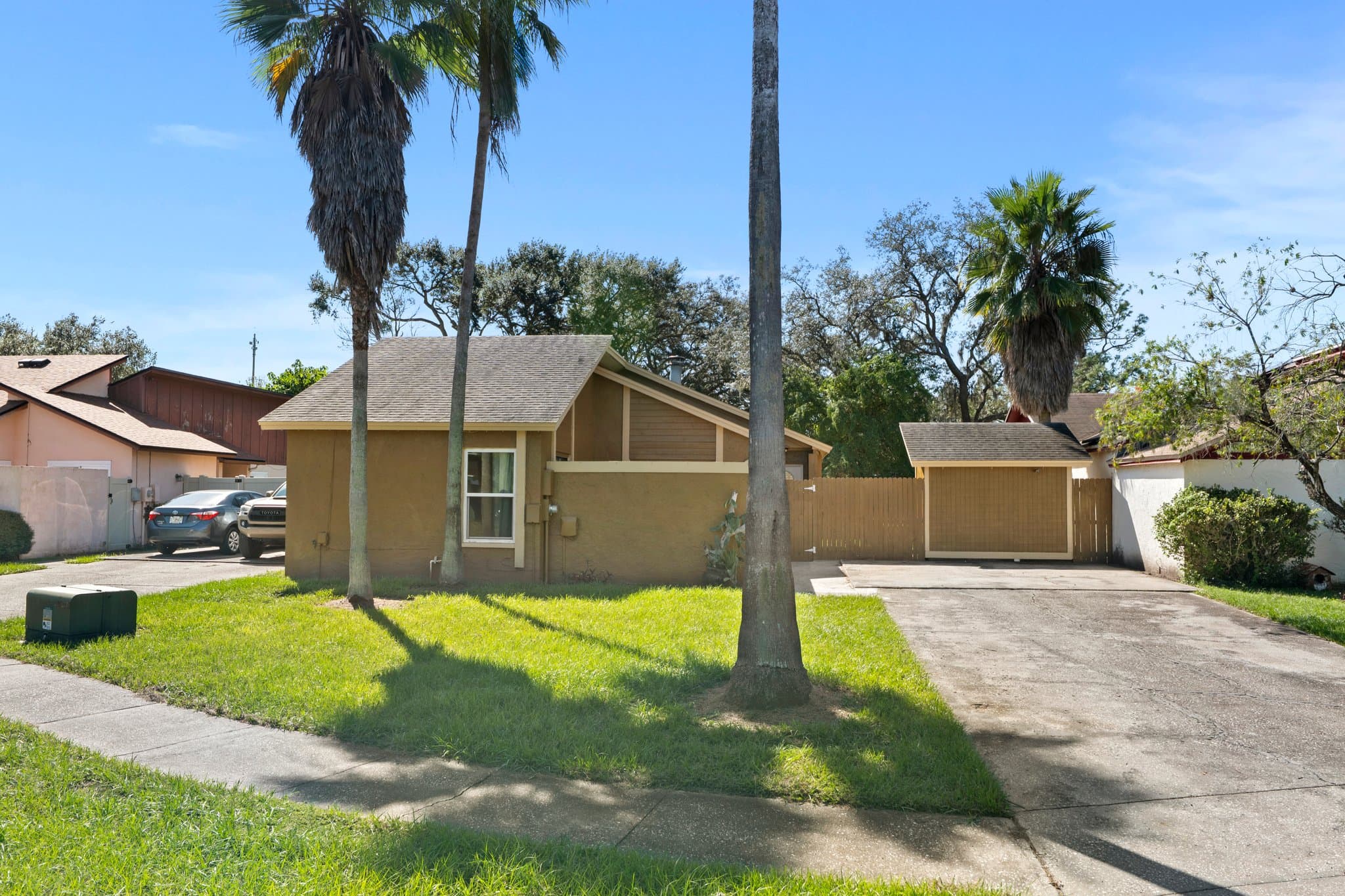 Tampa House: 1947 Gregory Dr