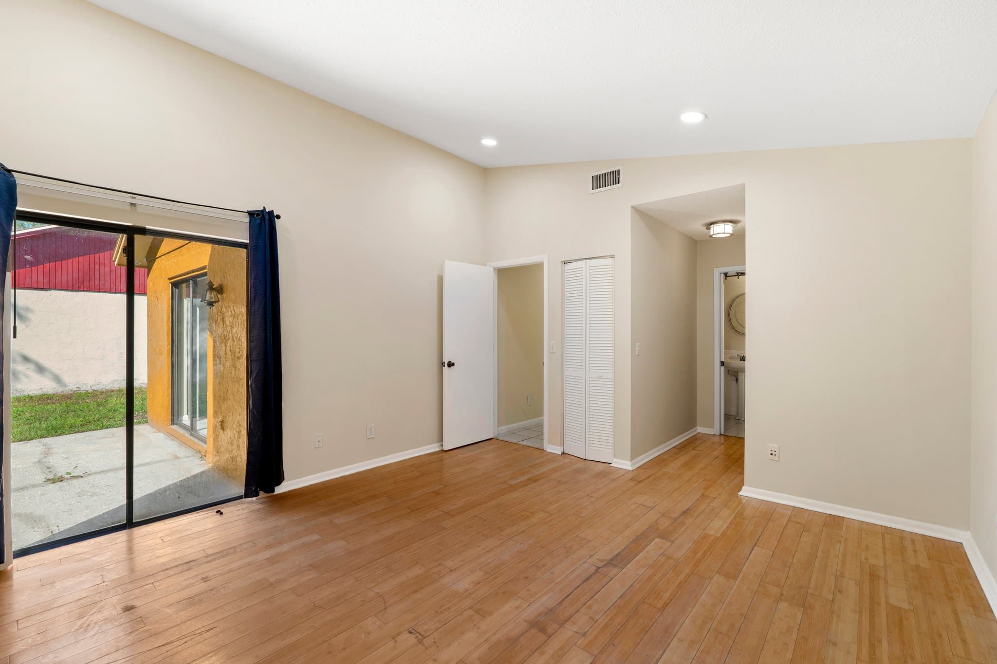 Tampa House: 1947 Gregory Dr