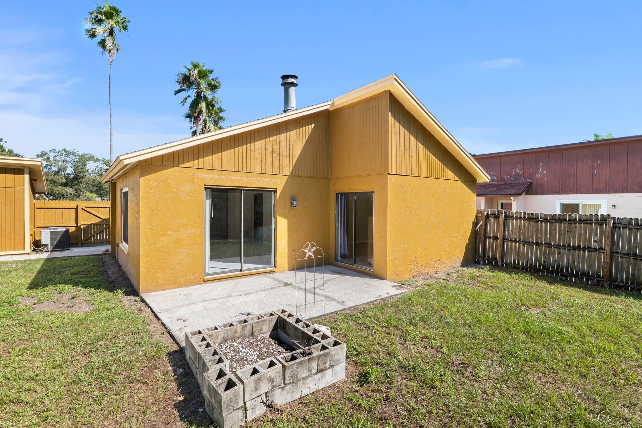 Tampa House: 1947 Gregory Dr