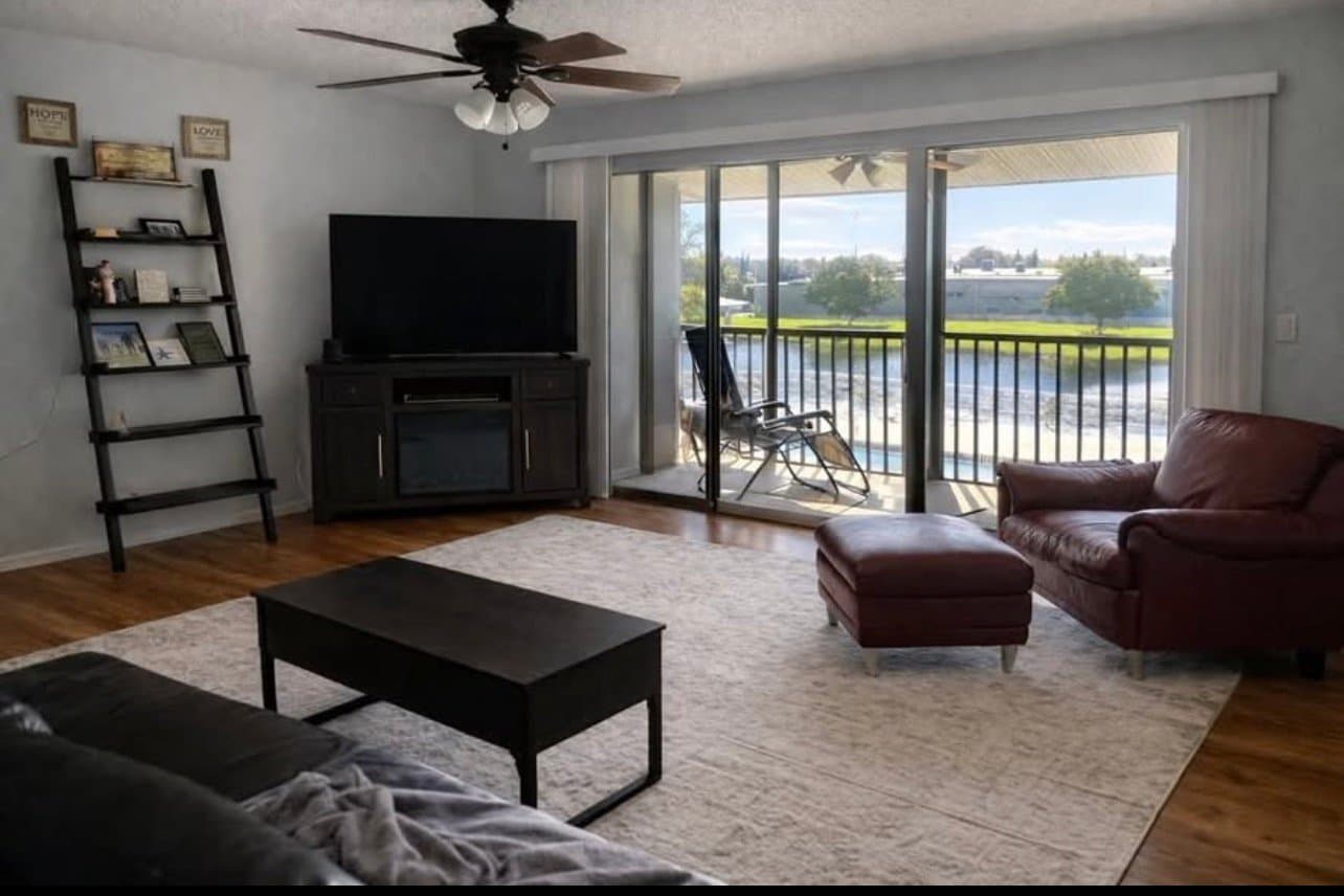largo Condo: 200 country club drive
