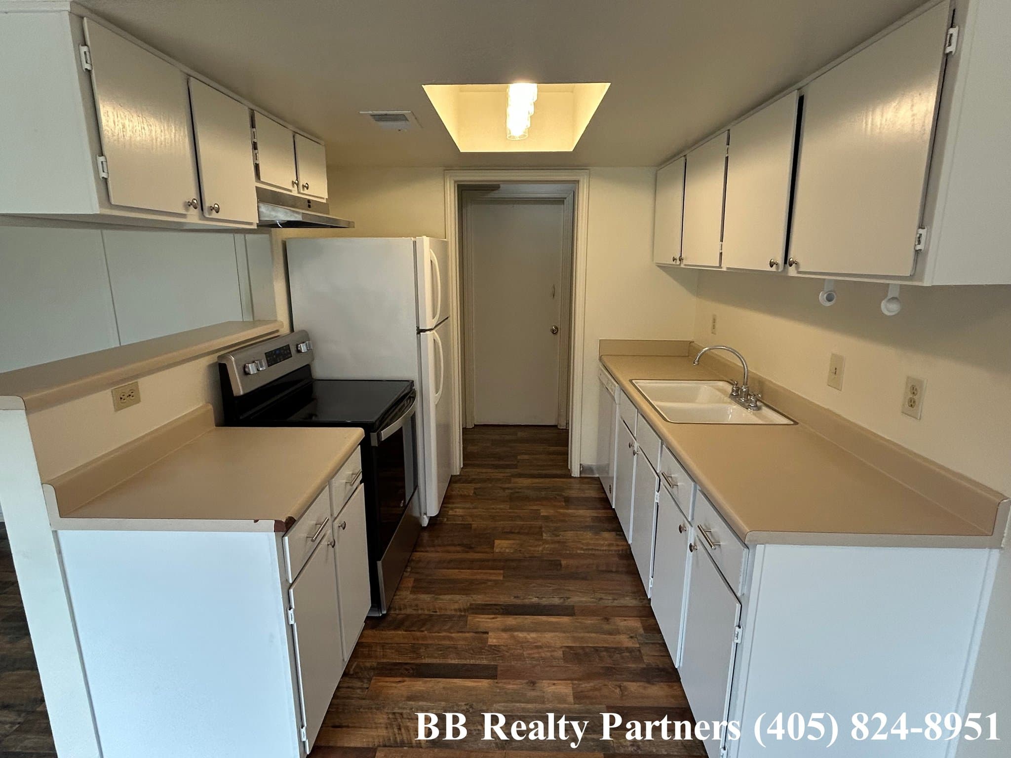 Broken Arrow House: 2902 S Juniper Ave