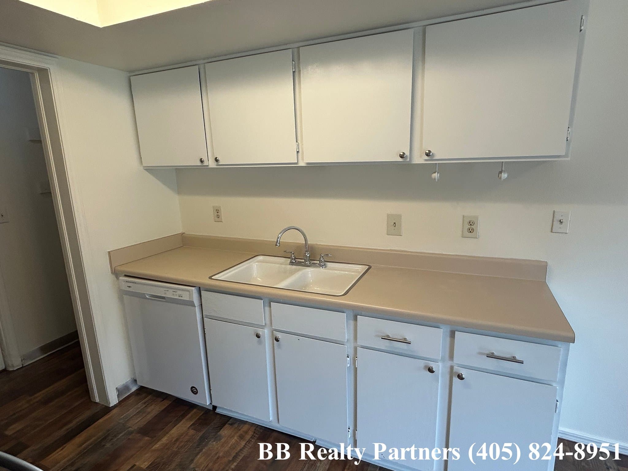 Broken Arrow House: 2902 S Juniper Ave