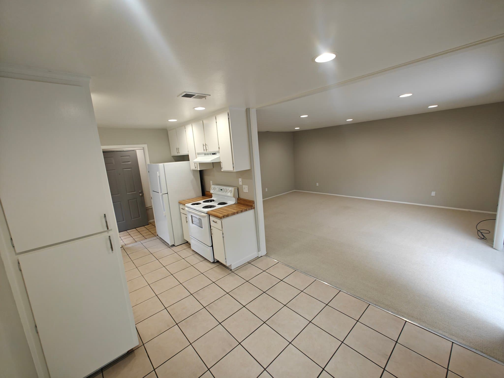 Concord Apartment: 1079 Mohr Ln