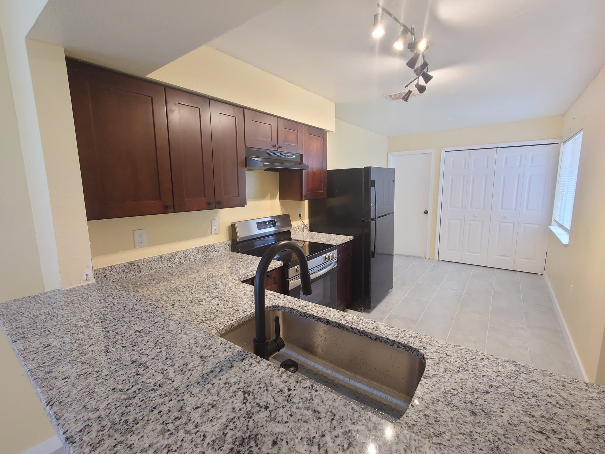 Plant City House: 403 Abigail Road