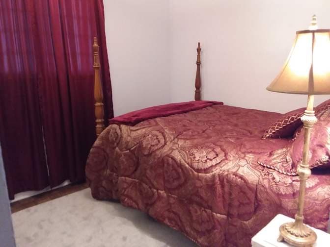 Memphis Multiplex: 872 Shadowline Dr