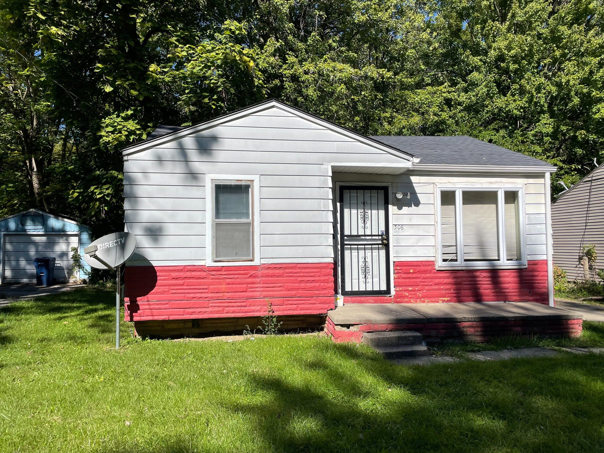 Flint House: 306 W Gracelawn Ave