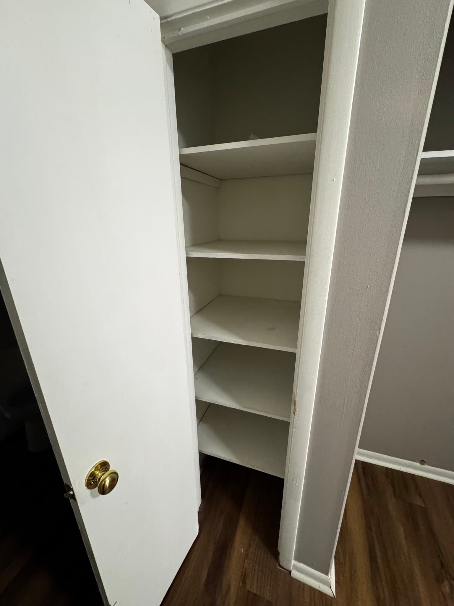 Lincoln Apartment: 1212 E Street