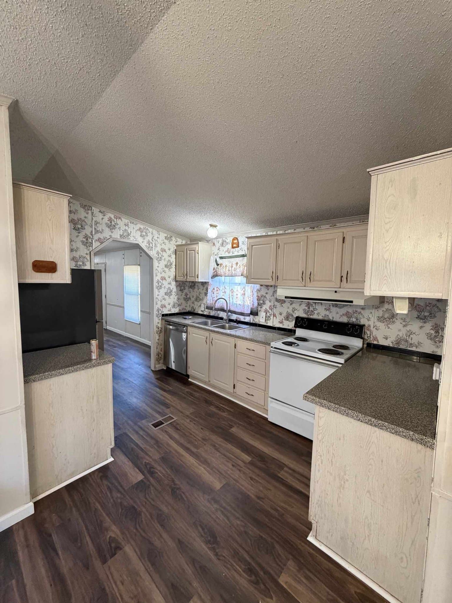 Ragland House: 261 Memory Lane