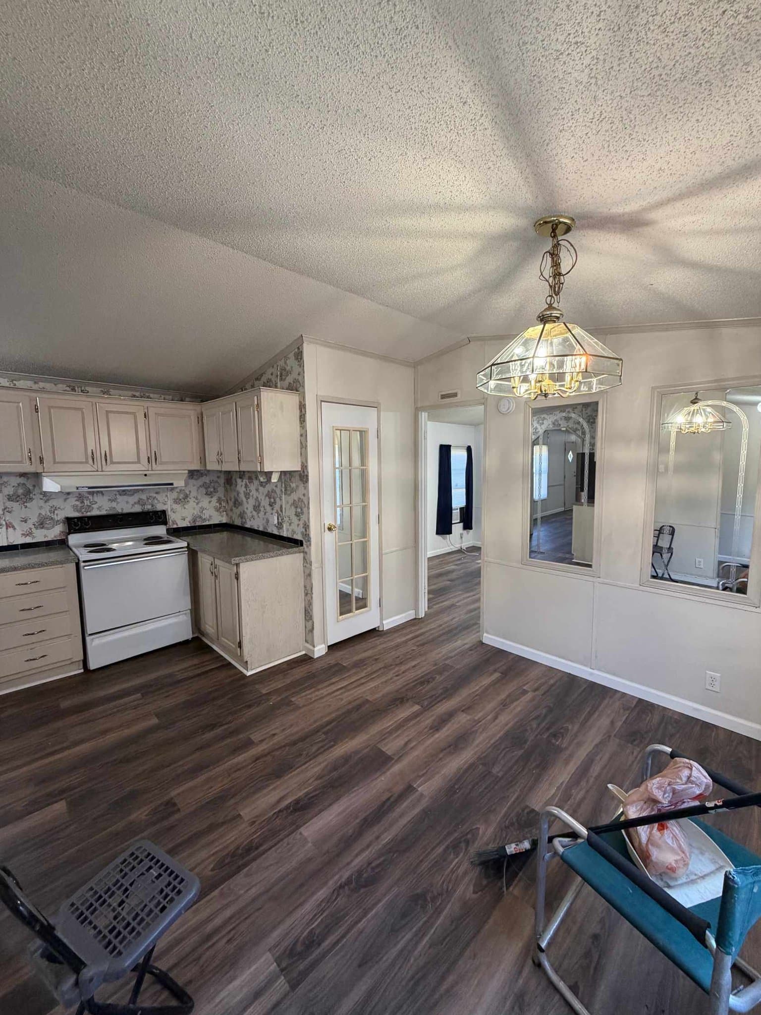 Ragland House: 261 Memory Lane