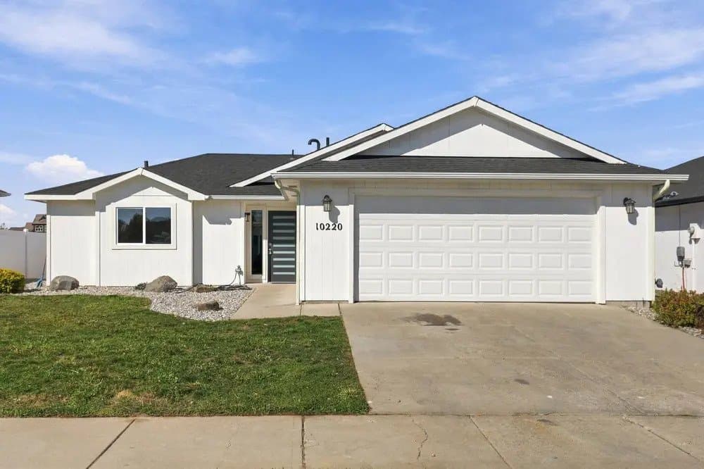 Airway Heights House: 10220 W 10th Ave