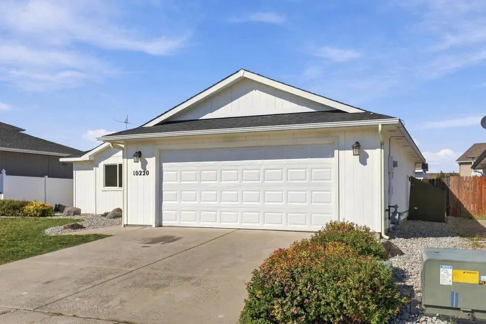 Airway Heights House: 10220 W 10th Ave